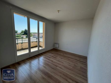 Appartement à louer 4 pièces 77.1m² - Photo 2