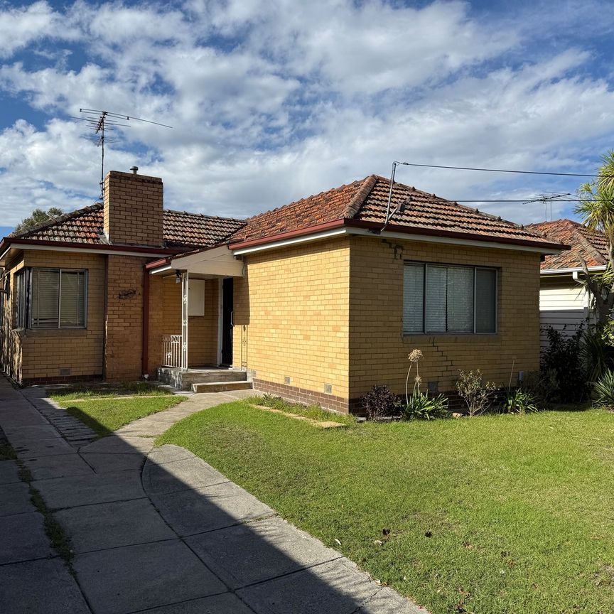 36 Guilfoyle Avenue, Coburg North VIC 3058 - Photo 1
