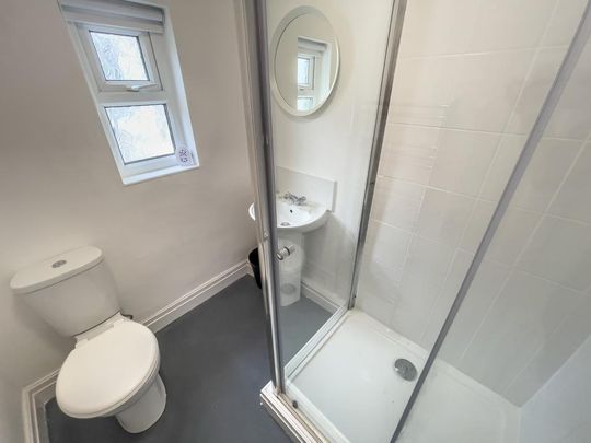 5 bedroom terraced house to rent - Photo 1