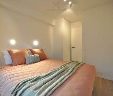 Volledig gerenoveerd, gemeubeld hoekappartement gelegen op enkele s... - Photo 5