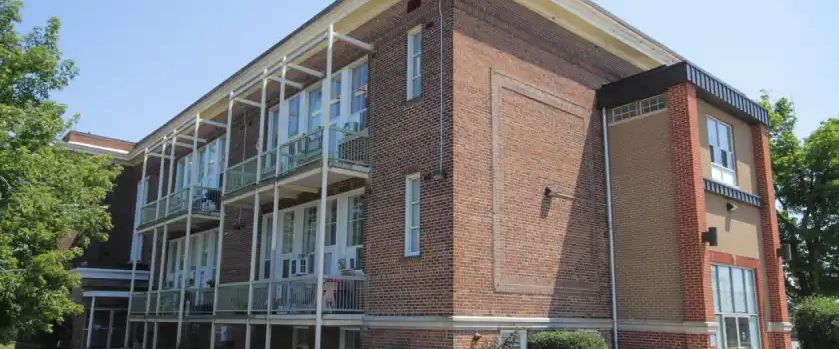 Jr. 1 Bedroom With Balcony | 505 Simcoe Street South, Oshawa - Photo 1