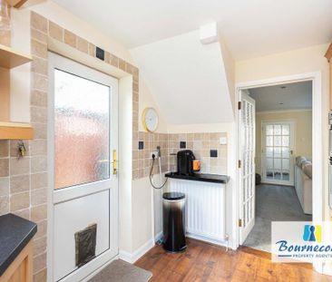 3 bedroom semi-detached house to rent - Photo 6