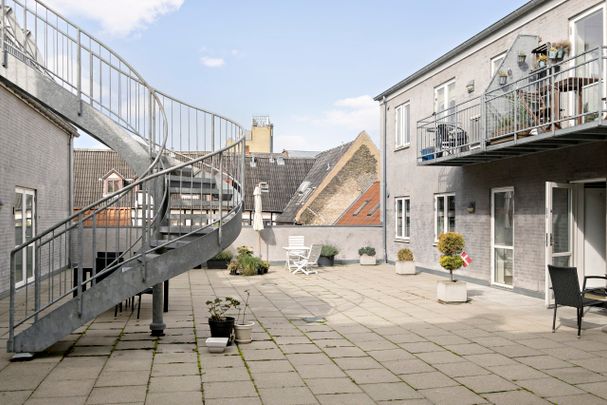 Attraktiv 3-værelses lejlighed i Aalborgs centrum - Photo 1