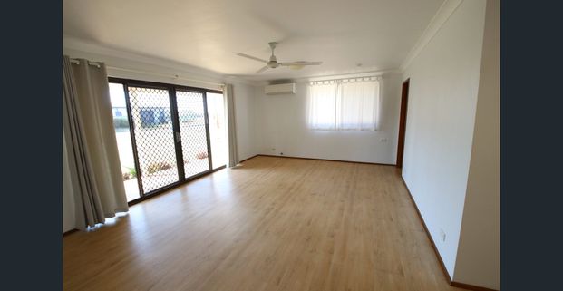 2 bedroom flat - Photo 1
