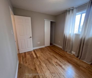 Detached Home For Lease | S8135834 - Photo 2