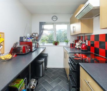 Fernes Close, Uxbridge, UB8 - Photo 5