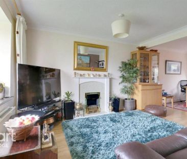 3 bedroom semi-detached house to rent - Photo 2