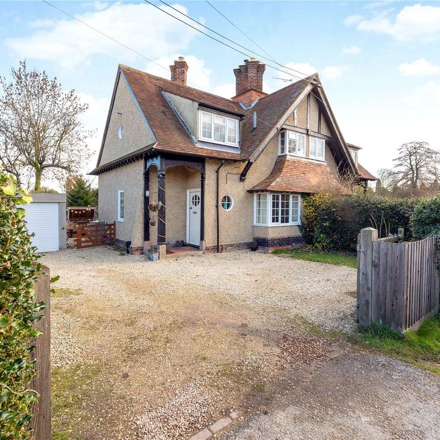 Three bedroom cottage in popular location - Photo 1