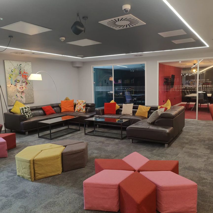 Elegance Apartment - Photo 1