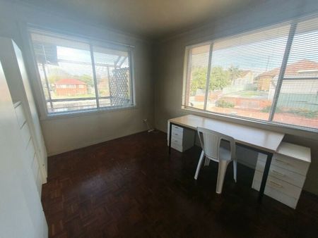 3-bedroom shared unit, Hillview Avenue - Photo 3