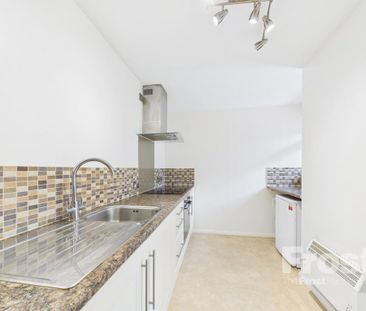 2 bedroom apartment to rent - Photo 6