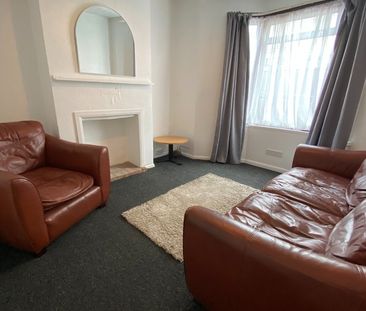 4 Bed Terraced House, St. Martins Place, BN2 - Photo 1