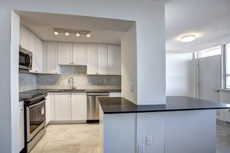 Parkside Place - Photo 2