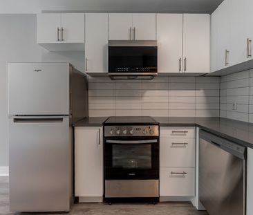 5765 Cote-St-Luc Rd. - Photo 6