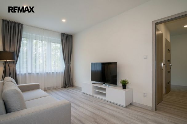 Pronájem bytu 1+1 38 m² - Photo 1