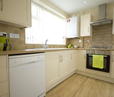 3 bedroom semi-detached house to rent - Photo 5