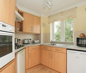 Wellington Court, Beechwood Avenue, CT14 9WY, Deal - Photo 2