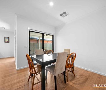 Spacious & Solar-Powered Home - Photo 5