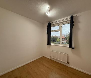4 bedroom terraced house to rent - Photo 3