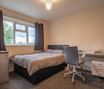 3 bedroom semi-detached house to rent - Photo 6