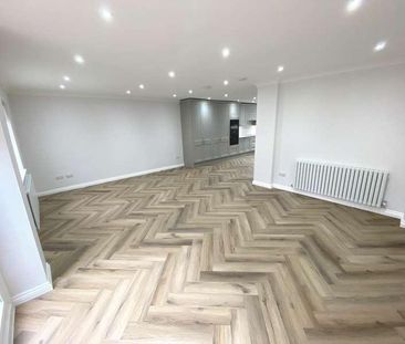 Guildown Avenue, London, N12 - Photo 1