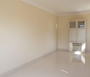 BEAUTYFUL 3 BEDROOM GRANNY - Photo 5