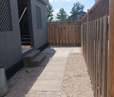 For Lease - 12993 Steeles Avenue Unit# UPPER, Halton Hills, Ontario - Photo 3