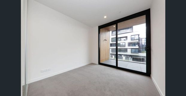 Private, Comfortable Living in a Prime Balwyn Location - Photo 1