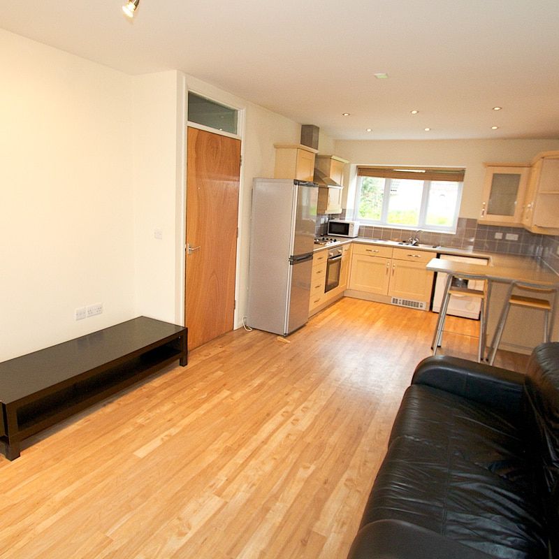 39 Barnsdale Close - Photo 1