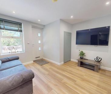 Hartley Avenue, Flat A, - Photo 4