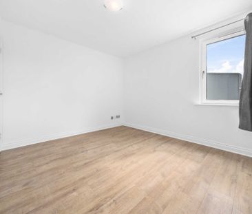 Price £1,195 pcm - Available Now - Unfurnished - Photo 3