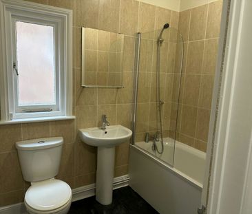 Flat to rent on - Photo 5