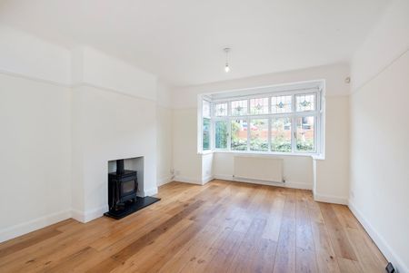 4 Bed Semi-Detached House, Westwood Park, SE23 - Photo 2