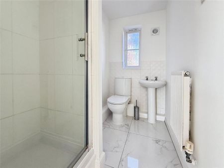 2 bedroom flat to rent - Photo 4