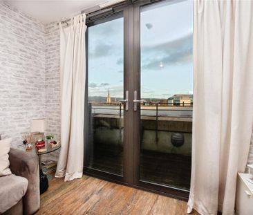 1 bedroom penthouse to rent - Photo 3