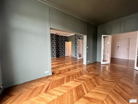 Appartement 9 pièces + cave - Photo 2