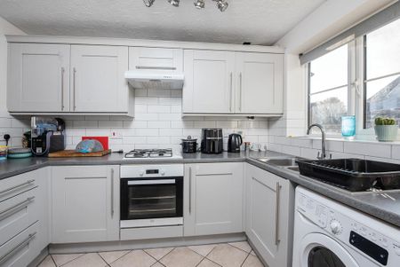 2 bedroom terraced house to rent - Photo 2