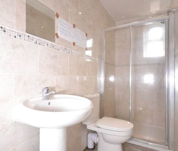 Price £600 pcm - Available Now - Unfurnished - Photo 5