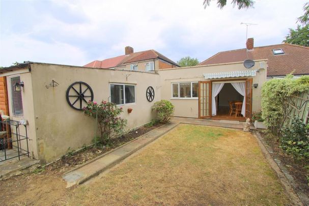 3 bedroom semi-detached bungalow to rent - Photo 1