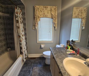 For Lease - 19 Red Plant Crescent, Brampton, Ontario - Photo 6