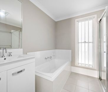 124 Panorama Avenue, Charmhaven NSW 2263 - House For Rent | Domain - Photo 3