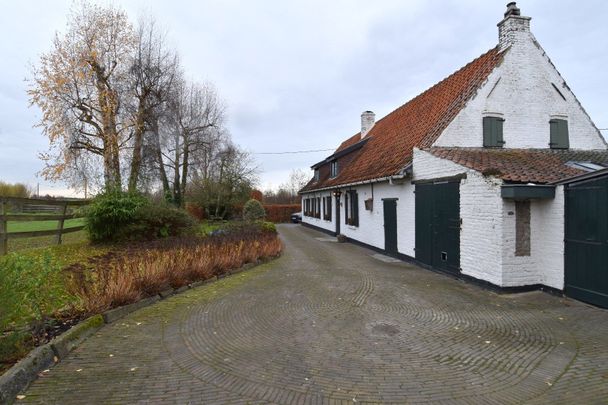 Charmante hoeve met 3 slaapkamers in Aalbeke - Photo 1