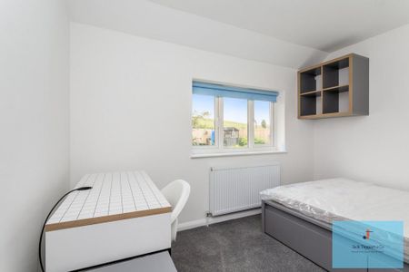 5 bedroom house of multiple occupation to rent - Photo 4