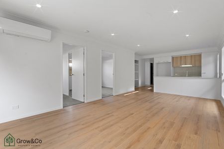 SPACIOUS 4 BEDROOM HOME - Photo 4