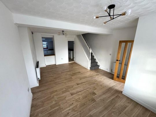 2 bedroom terraced house to rent - Photo 1