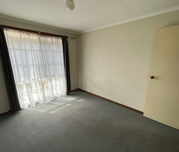 95 Duff Street, Cranbourne VIC - Photo 4