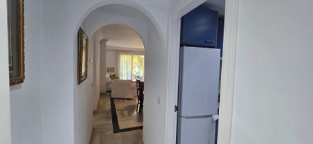 Apartamento planta baja en alquiler en Marbella - Photo 2