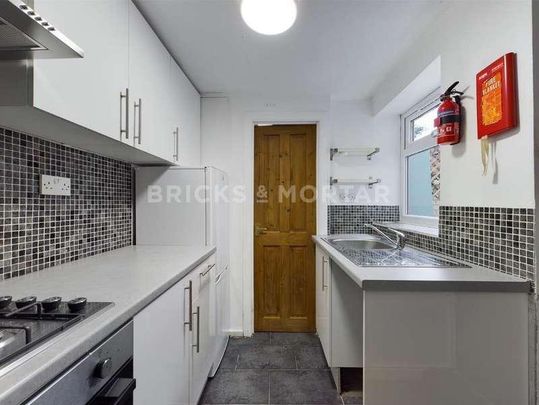 Commercial Road, Byker, Newcastle Upon Tyne, NE6 - Photo 1