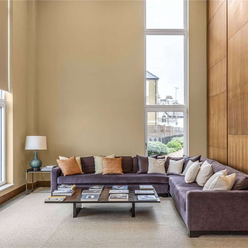 Pinewood Gardens, Teddington, Middlesex, TW11 9FJ - Photo 1