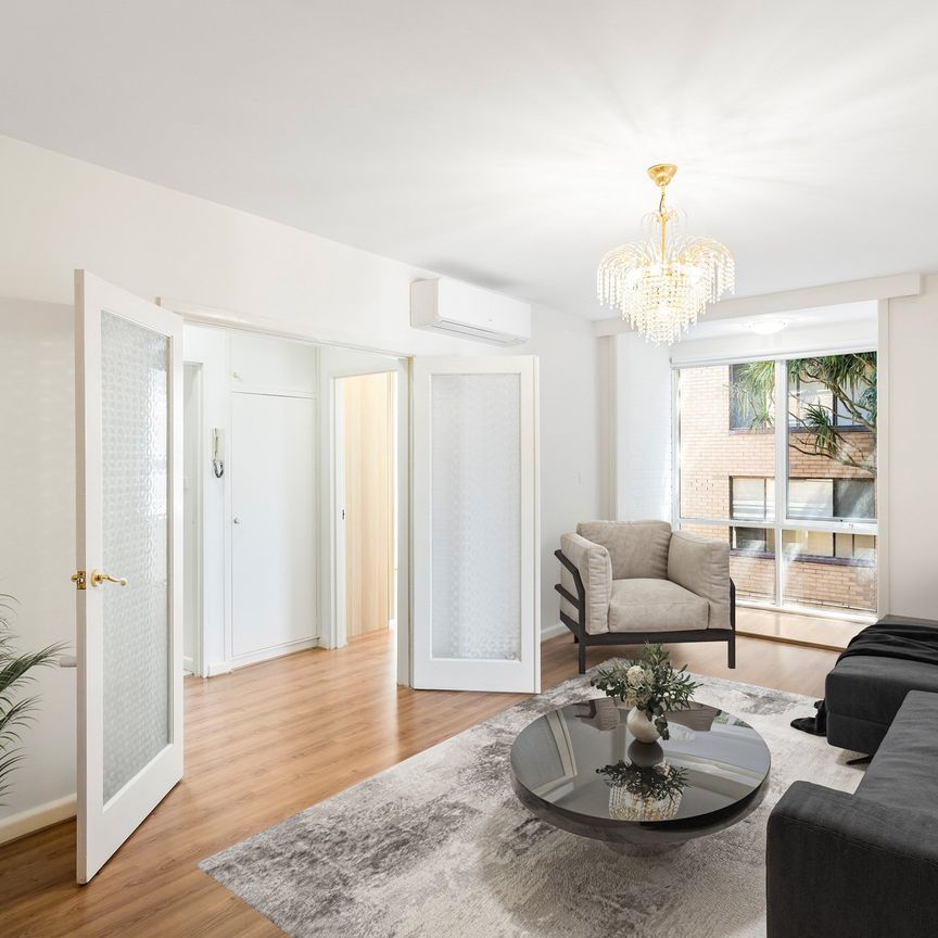 Sizeable first floor apartment moments from the village - Photo 1